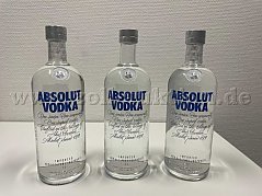 3 Flaschen Absolut Vodka von Vorne