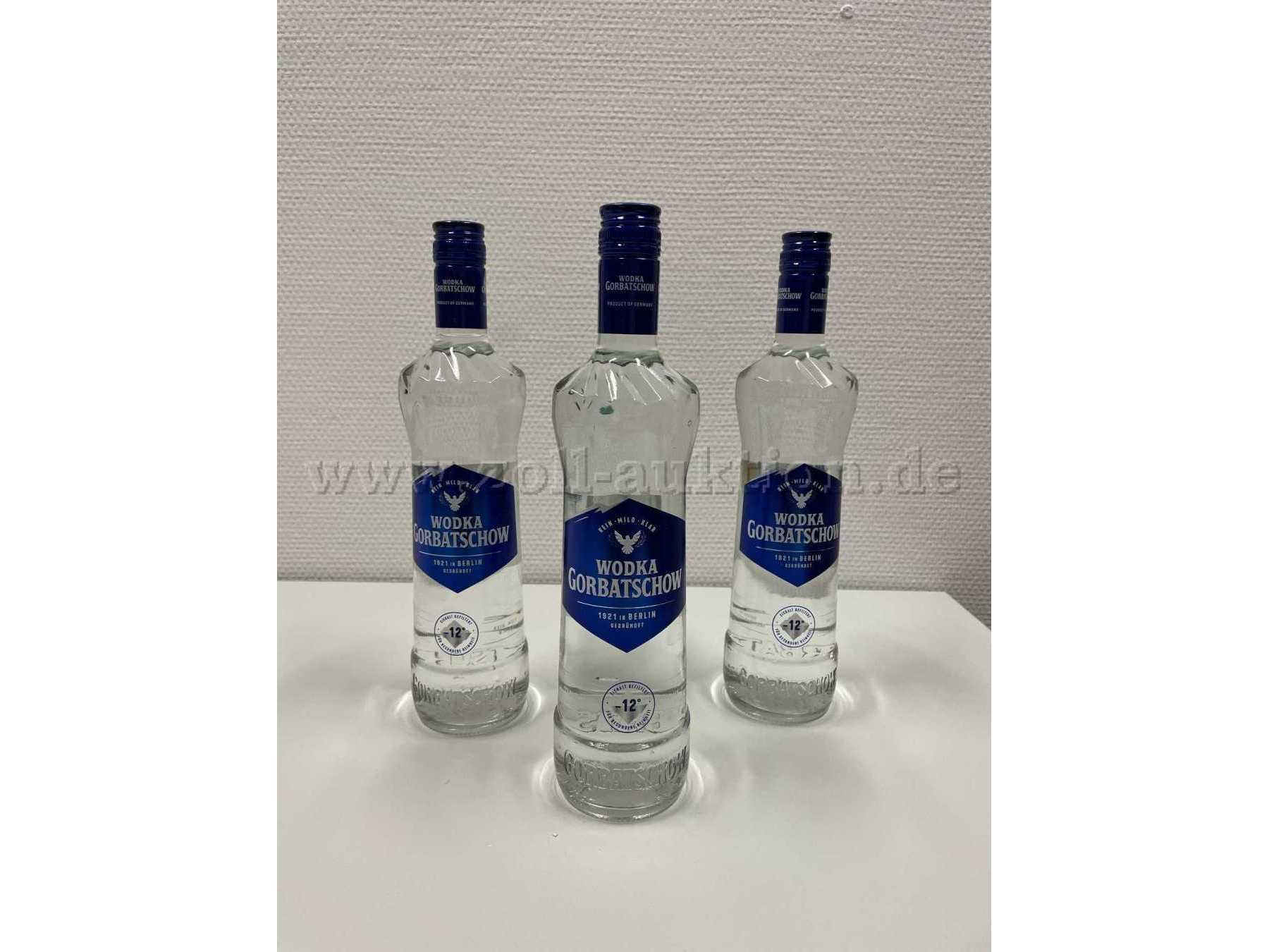3 Flaschen Wodka Gorbaschow von vorne