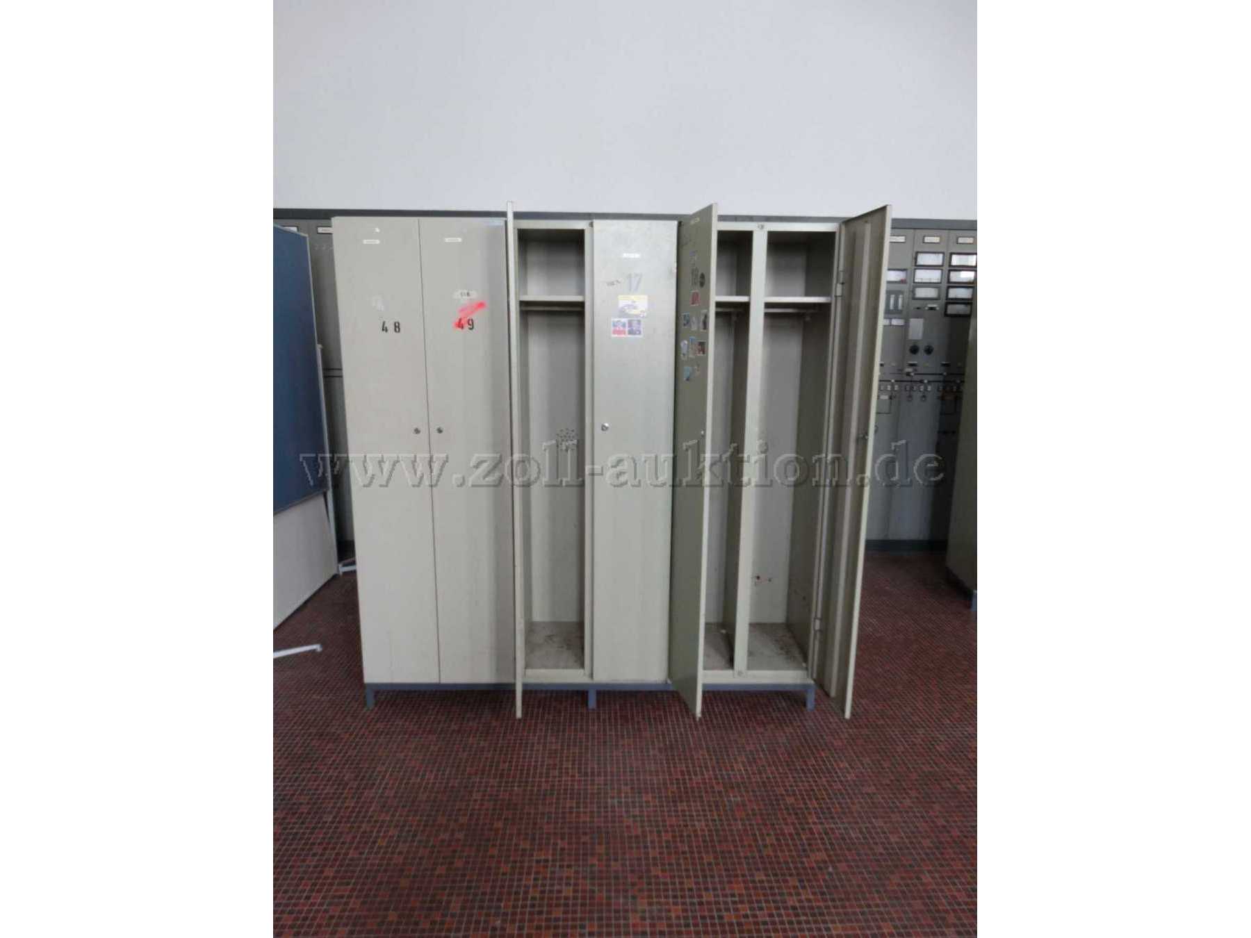 Detailbild - geschlossene Türen sind versperrt