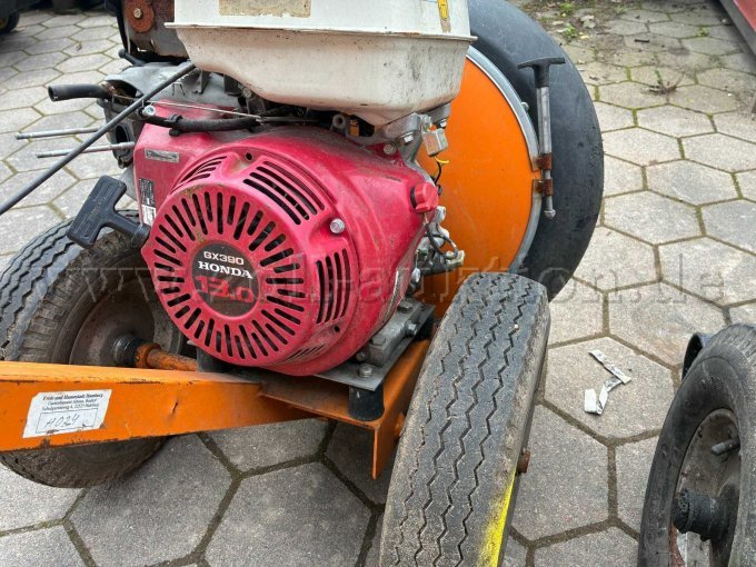 Motor Laubbläser 1