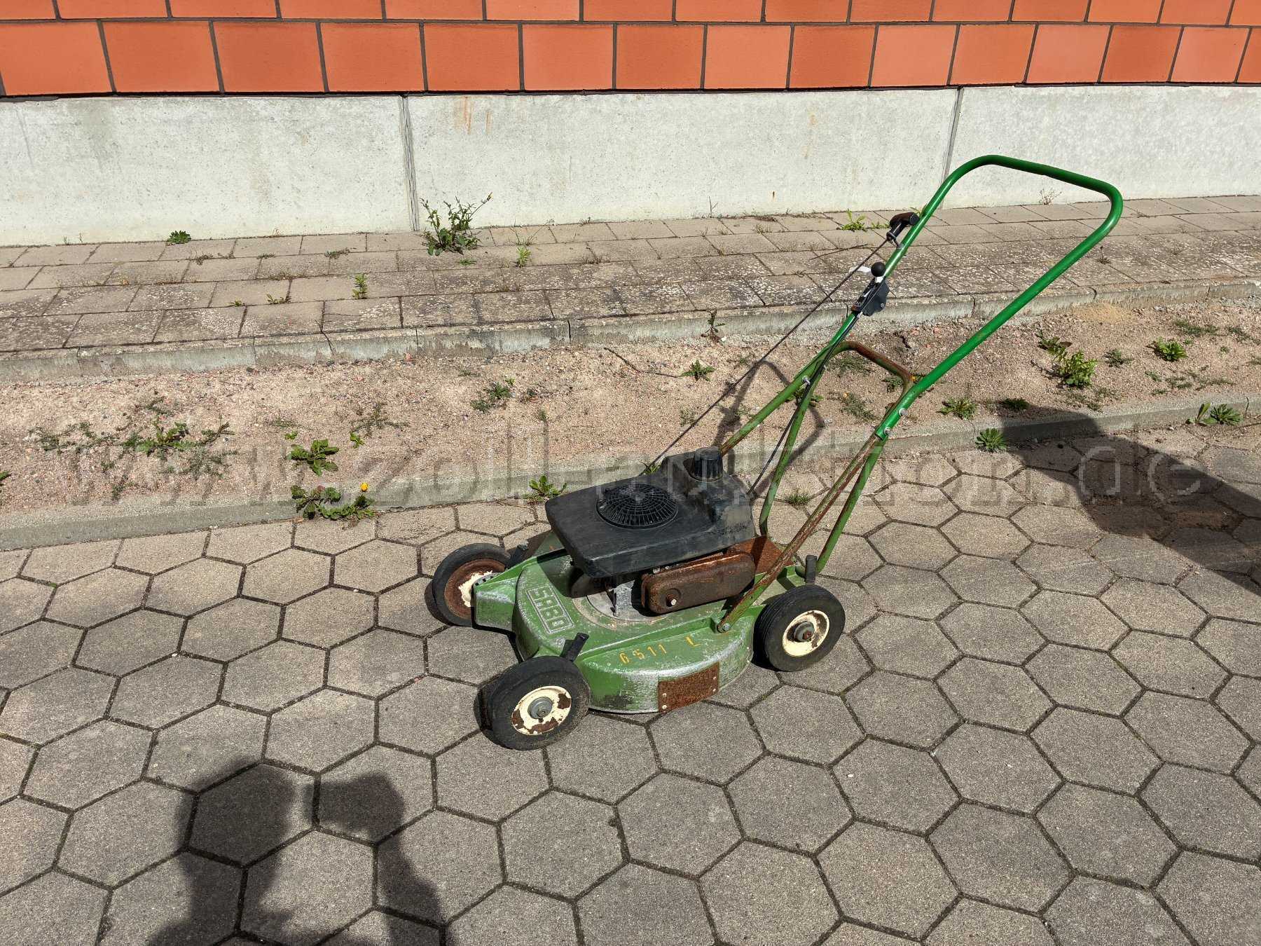 Rasenmäher Gesamtansicht