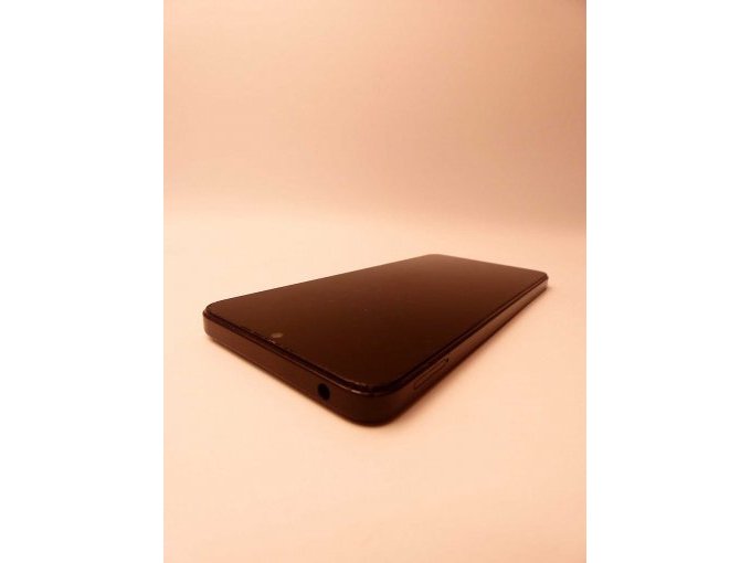 Xiaomi Redmi 13C_Ansicht auf obere Seite/ linke obere Ecke/ linke Seite