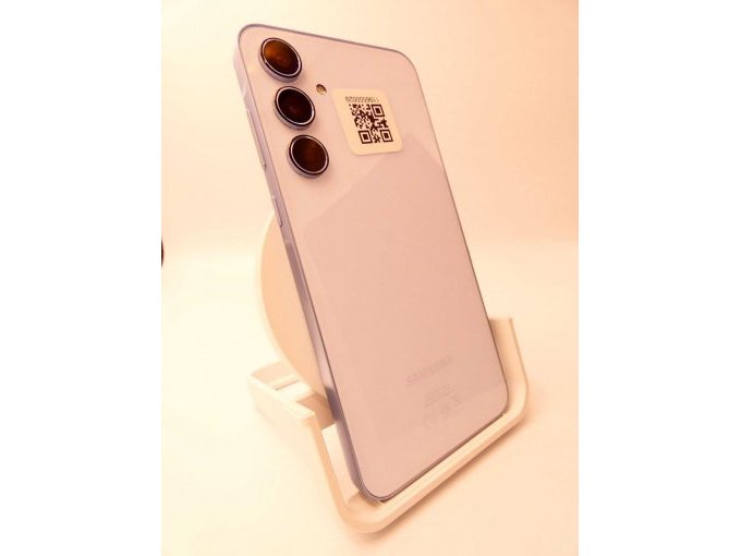 Samsung Galaxy A55_ Ansicht Rückseite/ linke Seite (Farben weichen ab) Samsung Galaxy A55_ Ansicht Rückseite/ linke Seite (Farben weichen ab)