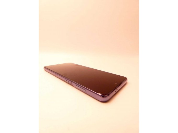 Samsung Galaxy S21_ Ansicht auf obere Seite/ rechte obere Ecke/ rechte Seite