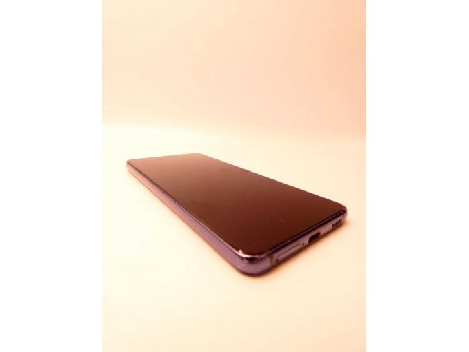 Samsung Galaxy S21_ Ansicht auf untere Seite/ linke untere Ecke/ linke Seite