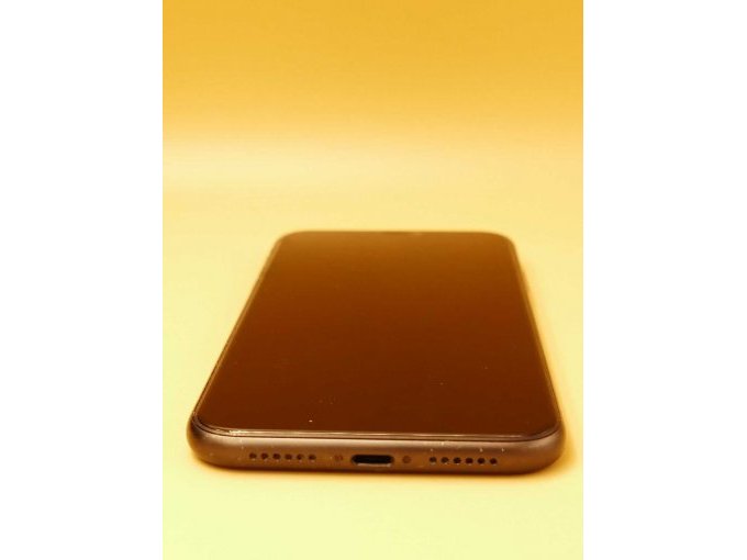 IPhone 11_ Ansicht auf unteren Rand mit Ladebuchse