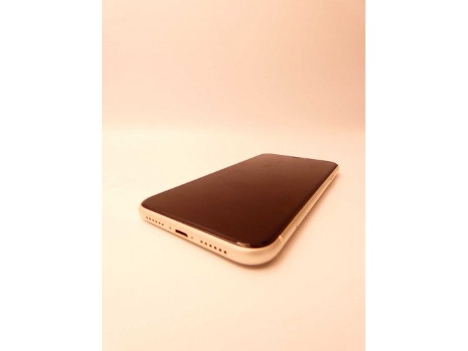 IPhone 11_ Ansicht auf untere Seite/ untere rechte Ecke/ rechte Seite