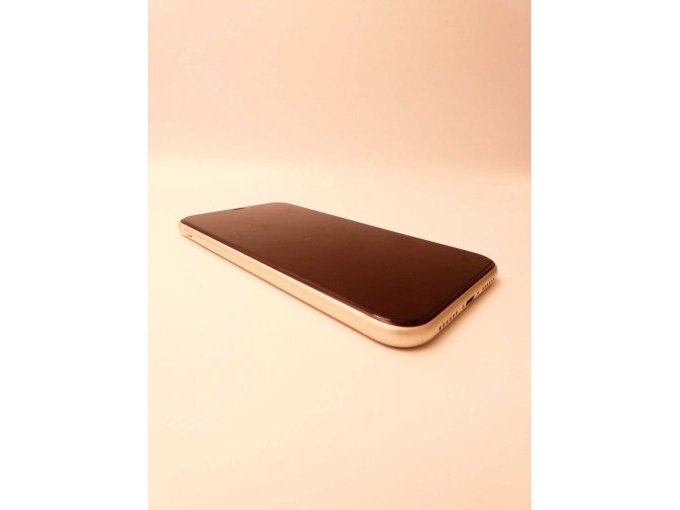 IPhone 11_ Ansicht auf untere Seite/ untere linke Ecke/ linke Seite