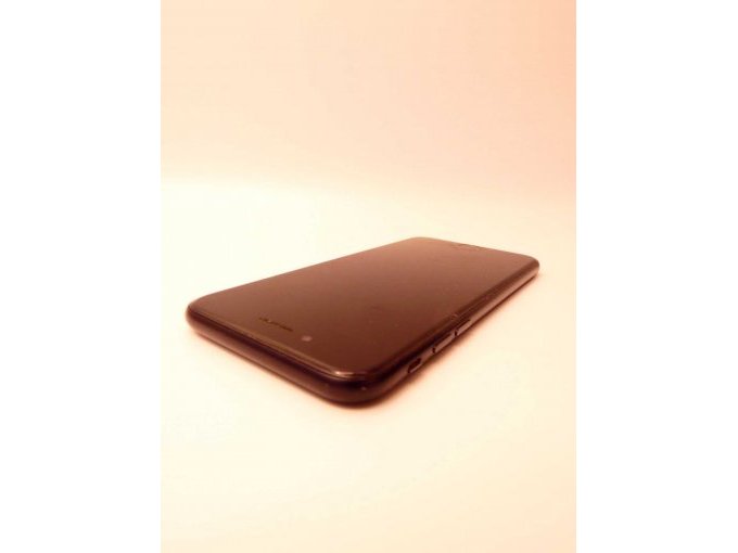 IPhone SE 2nd Gen.- Ansicht auf obere Seite/ obere linke Ecke/ linke Seite