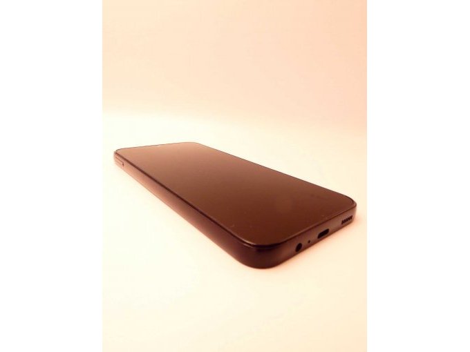 IPhone 12_ Ansicht auf untere Seite/ untere linke Ecke/ linke Seite