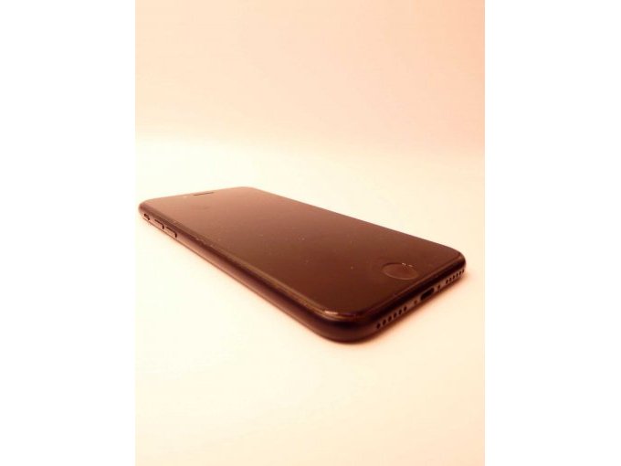 IPhone SE 2nd Gen.- Ansicht auf untere Seite/ untere linke Ecke/ linke Seite