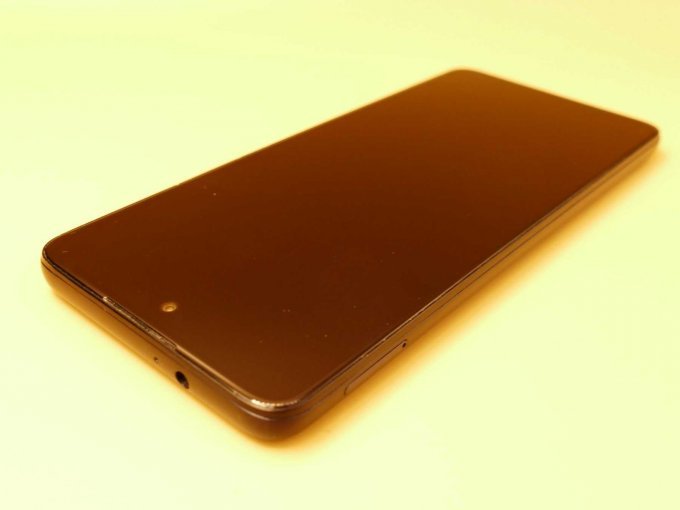 Motorola moto g(60)s_ Ansicht obere linke Ecke und linker Rand