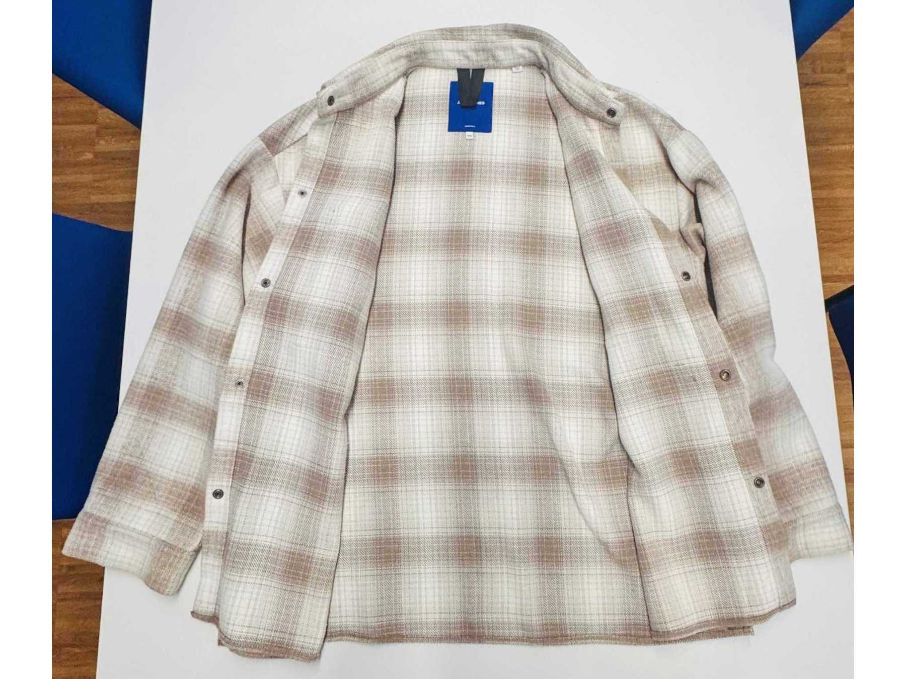Jack&Jones, Frontansicht, geöffnet