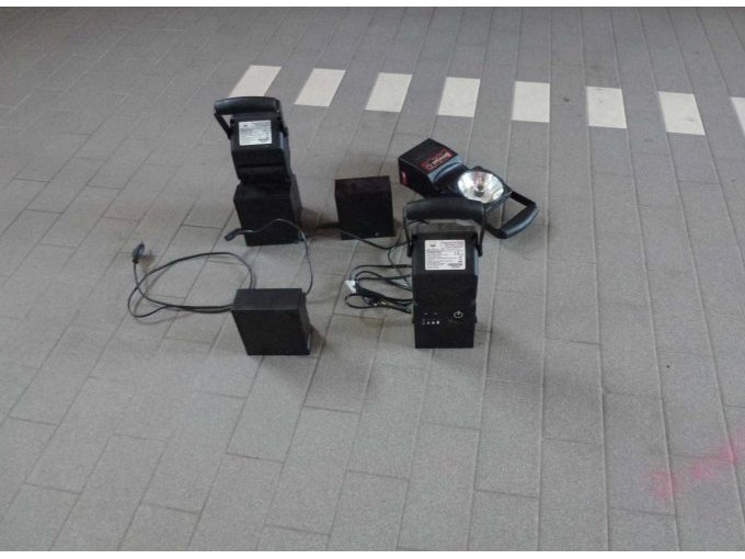 Ladestationen mit Handscheinwerfern