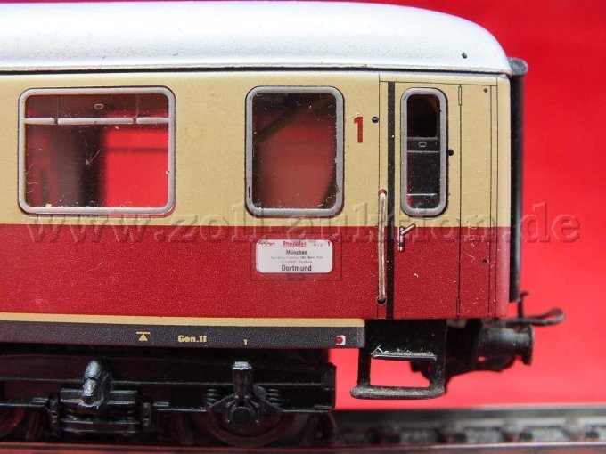 Zuglaufschild und Einstieg