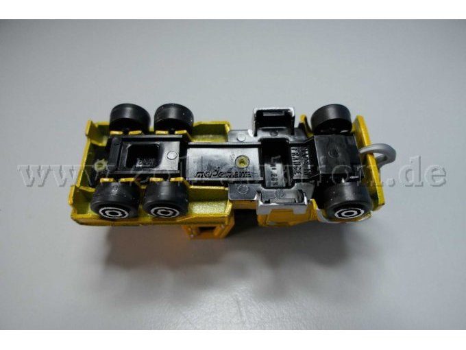 Majorette Nr.283 Mobilkran Ansicht von unten