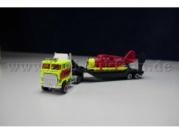 Majorette Sattelzug mit Flugzeug F.VZTN Ansicht von vorne