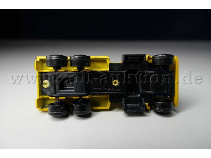 Majorette Nr. 284 mobiler Hubsteiger Ansicht von unten