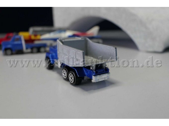 Majorette
297 MACK Muldenkipper Ansicht von hinten