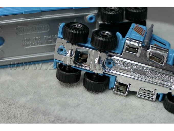 Kenworth Convoy 1981 MBTV News Ansicht von unten