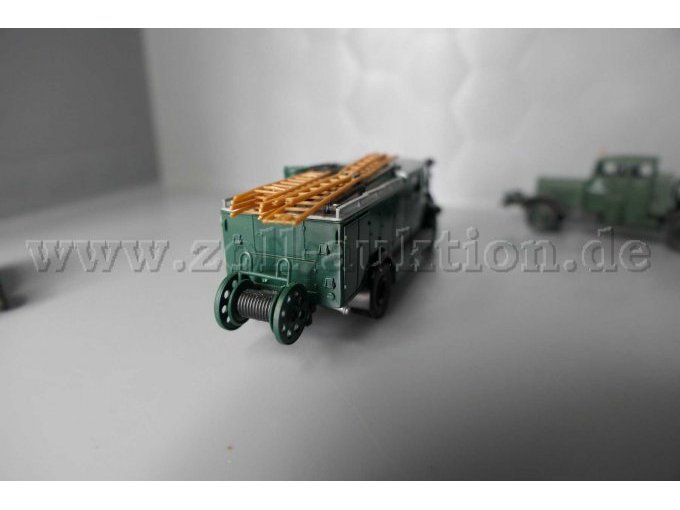 Mercedes L4500 Ansicht von hinten