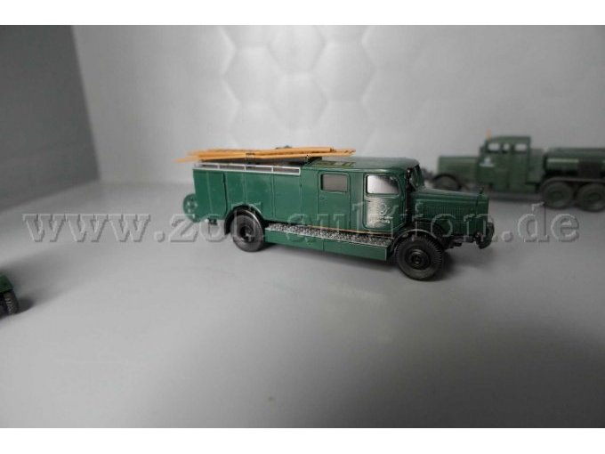 Mercedes L4500 Ansicht von der Seite