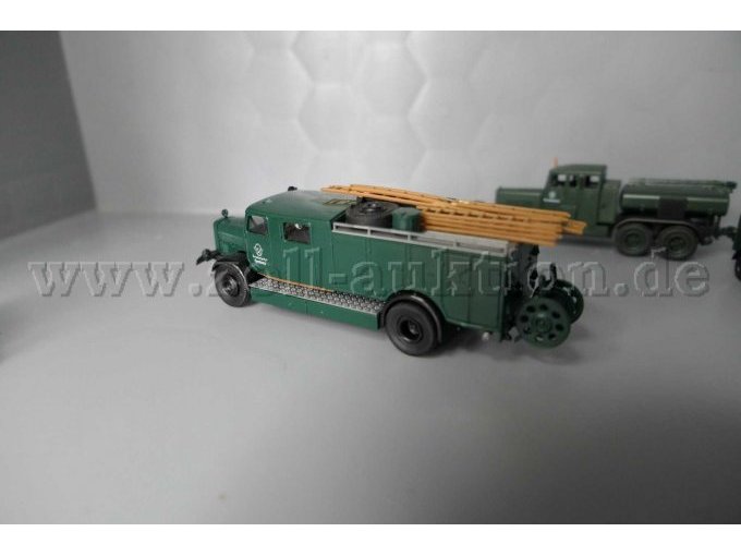Mercedes L4500 Ansicht von der Seite