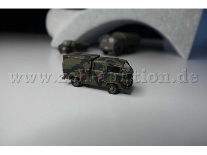 T2 Pritsche mit Plane und Spiegel Ansicht von der Seite