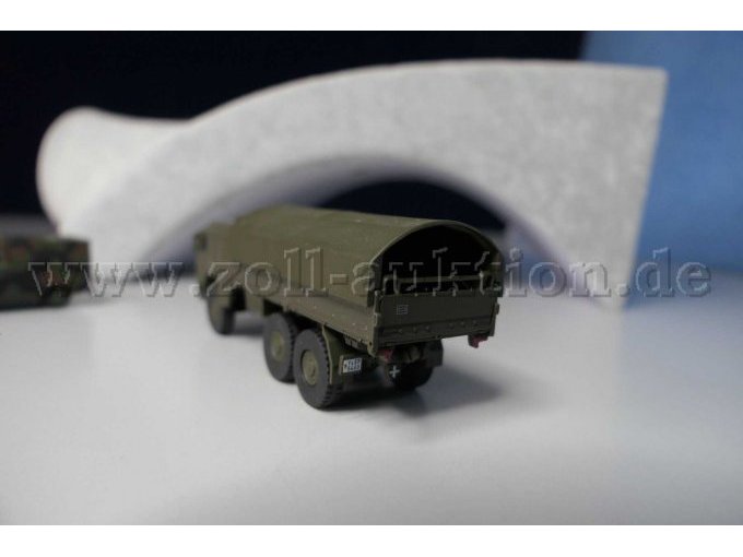 Schuco MAN 7t GL Bundeswehr oliv Ansicht von hinten