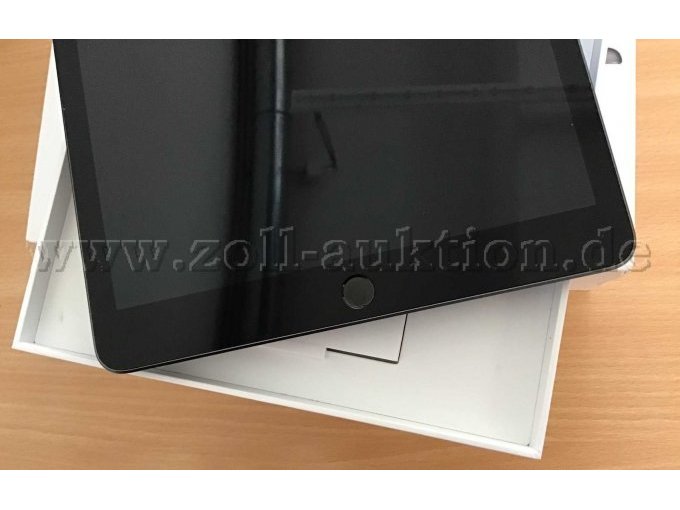 Apple iPad 7. Generation Gerät 3 mit eingedrücktem Home-Button