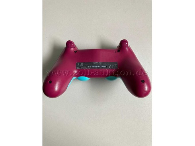 2. Wireless DualShock 4 ControllerBerry Blue (Rückseite)