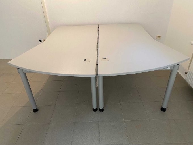 Tische Vorderansicht