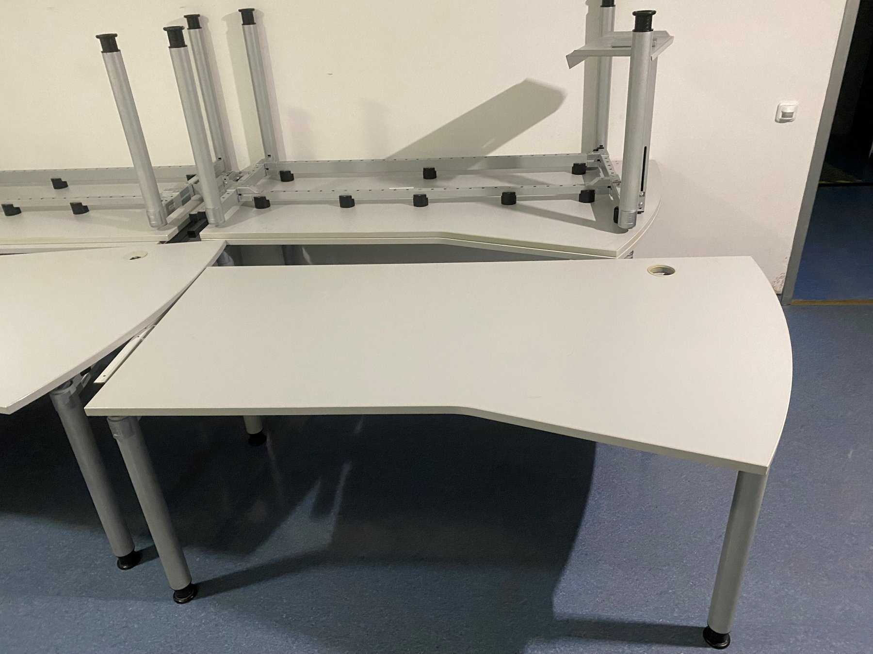 Tisch Plattenvertiefung rechts