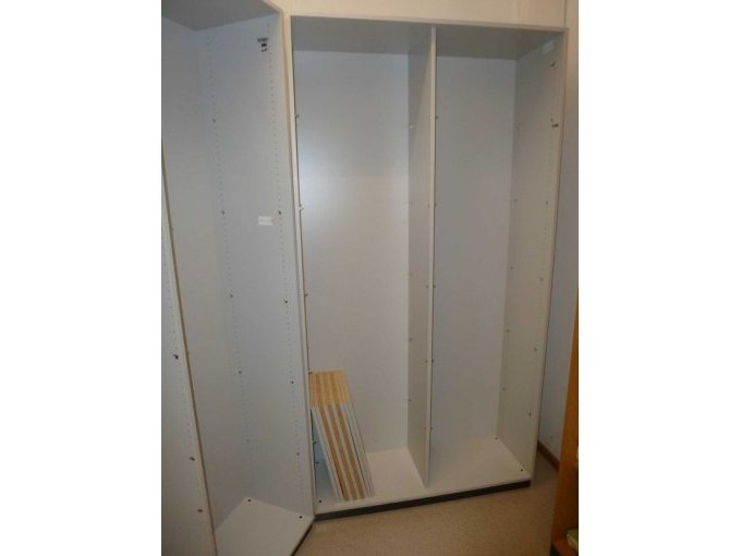 Regale lichtgrau Teilansichtansicht rechts