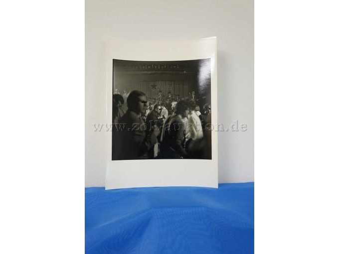 unbekannter Musiker auf Bühne