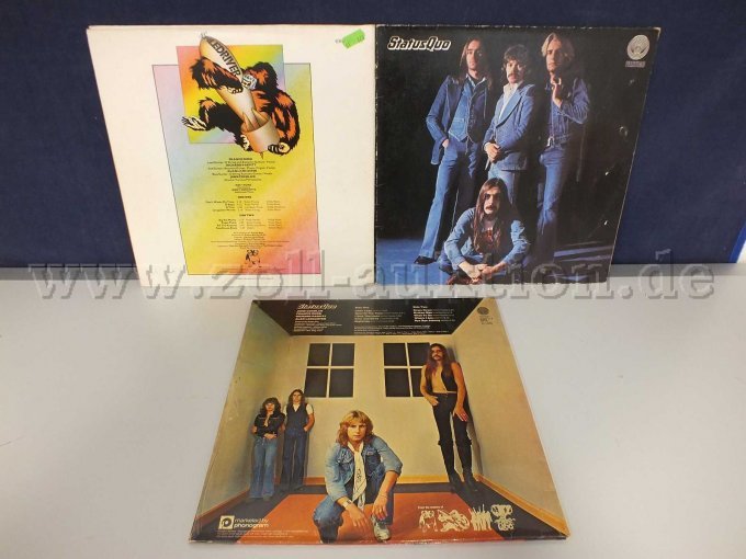 Rückseite der LPs mit Auflistung der Lieder, mit Beschädigungen