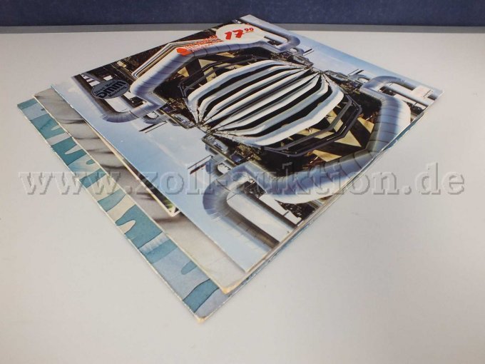 Seitliche Ansicht der LPs liegend von links mit Beschädigungen