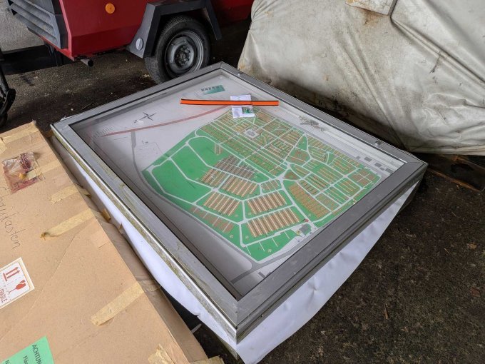 Schaukasten 2 - vorne links