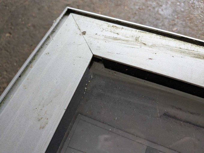 Schaukasten 2 - Beschädigte Dichtungen