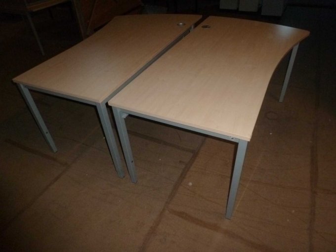 2 Tische Ahorn Teilansicht rechts