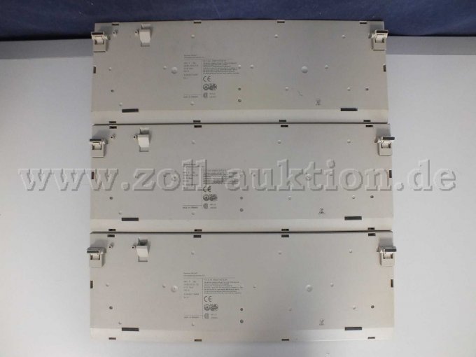 Rückansicht der Tastaturen