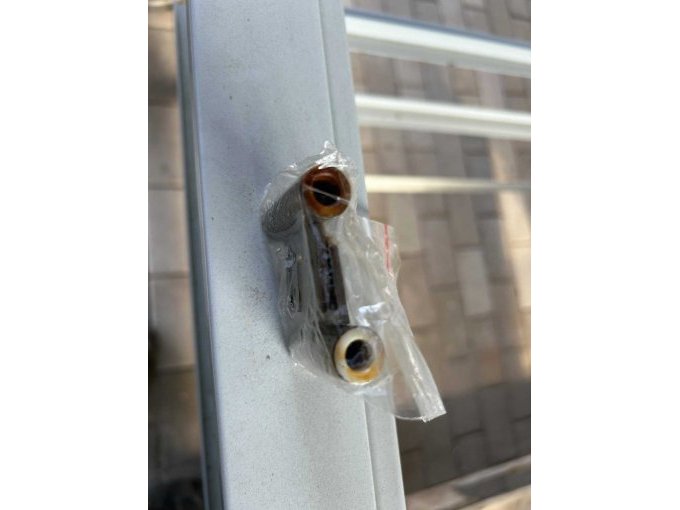 Türscharnier mit leichtem Flugrost