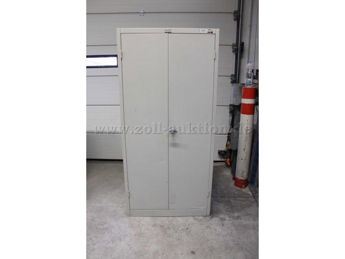 Flügeltürenschrank