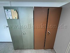 große Schränke mit Schlüsseln
