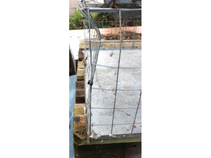 Detailansicht verbogener Draht