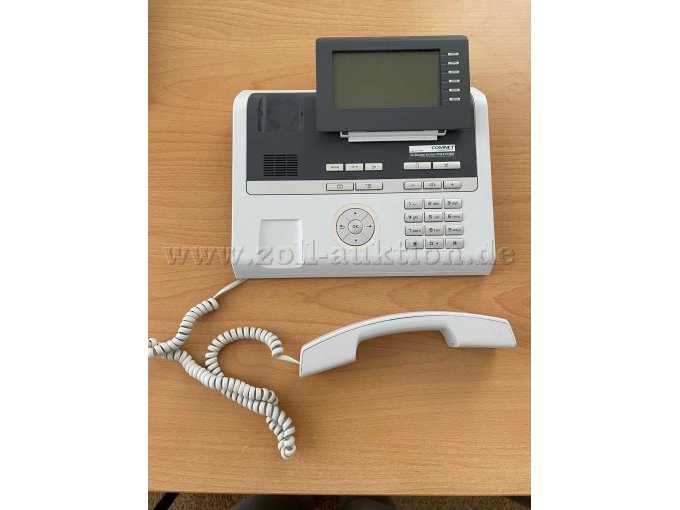 Telefon mit angeklappten Display