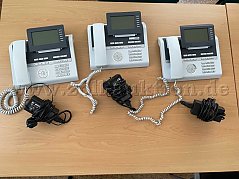 Telefone und Netzteile