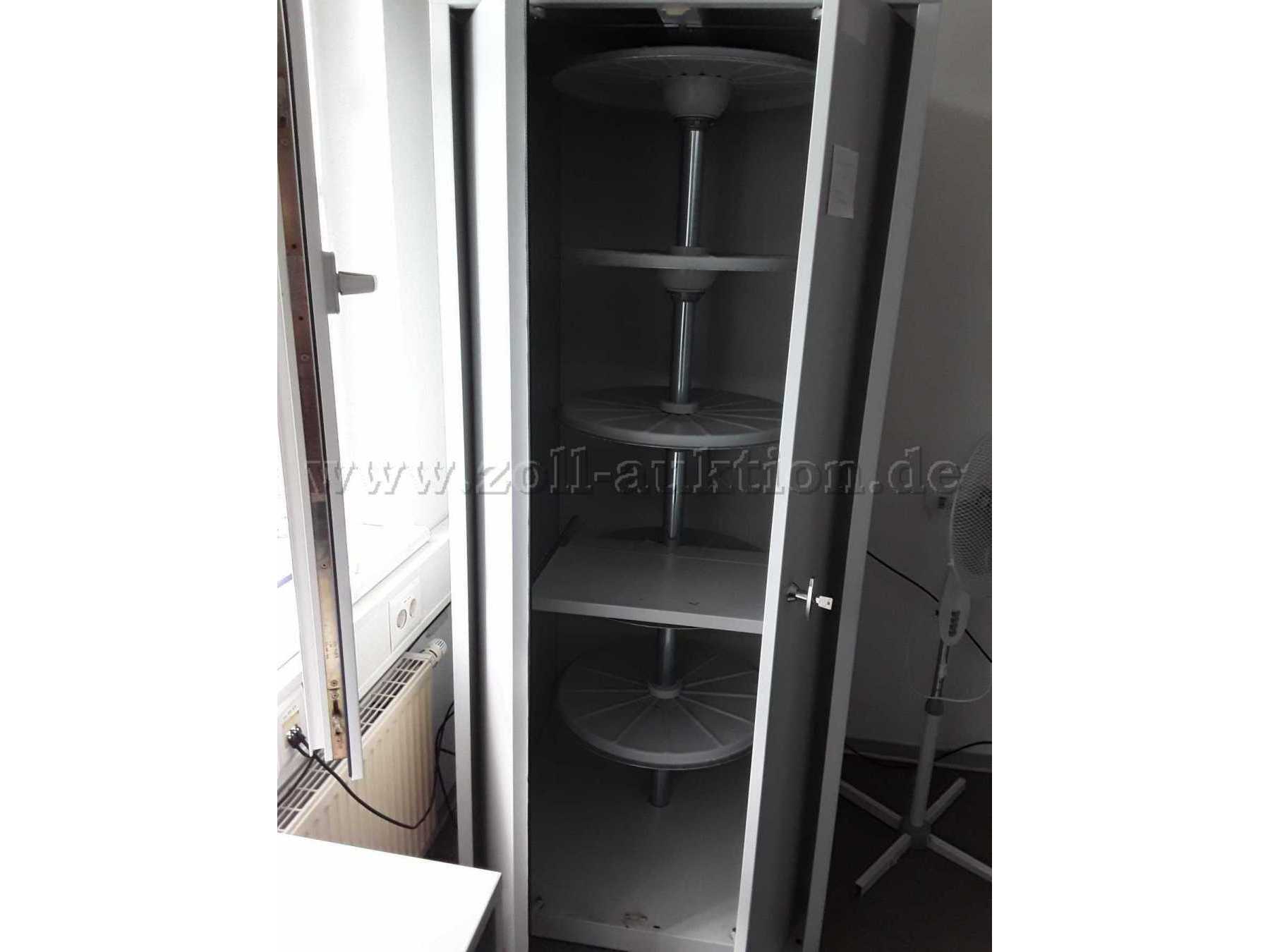 Schrank 1