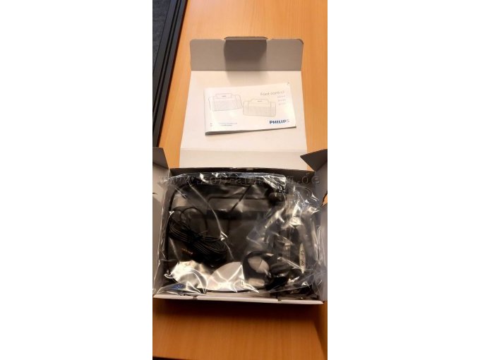 Beispielfoto eines Gerätes
Gesamtansicht Verpackung mit Zubehör