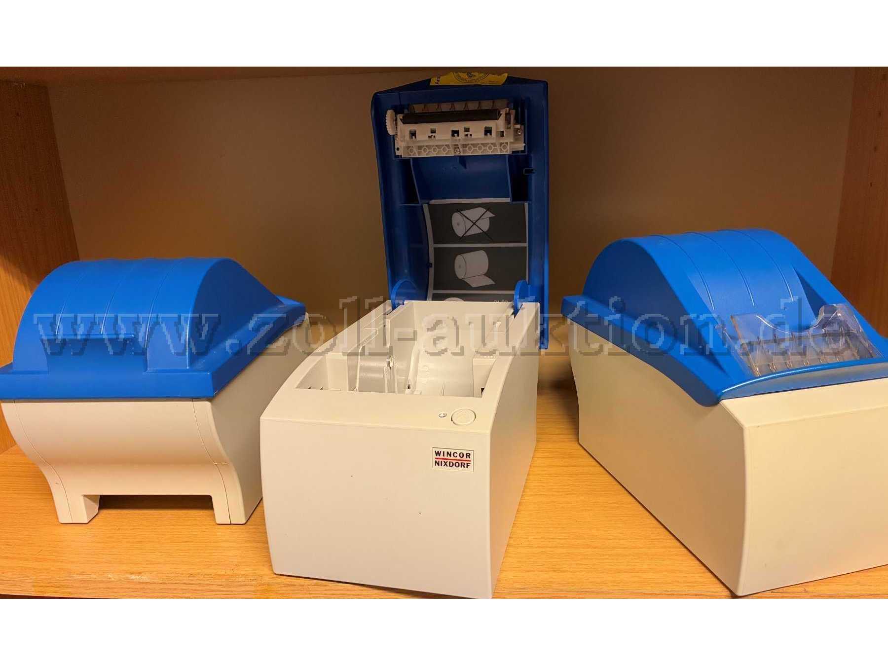 Vorder- und Rückansicht bzw. mit geöffneter Abdeckung für das Druckpapier.